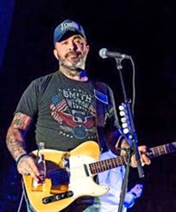 Aaron lewis image