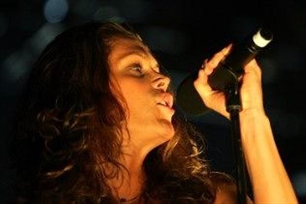 Beth Hart Solo Show Tickets image
