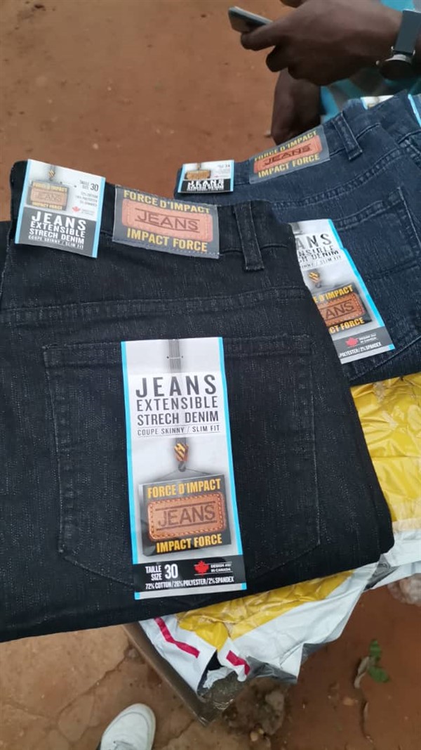Destockage 13 000 Jeans Strech made in Canada