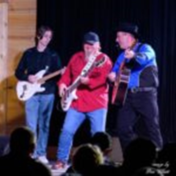 NO FENCES – GARTH BROOKS TRIBUTE