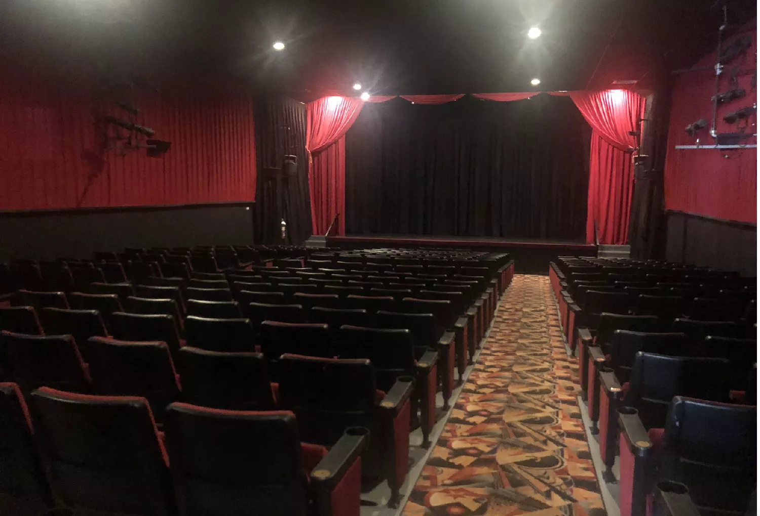 Bellmore Movies and Showplace