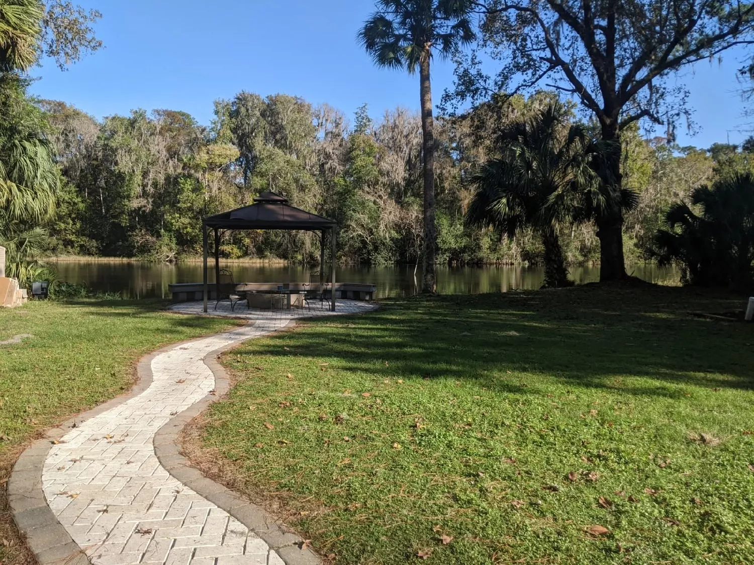 Get information & buy tickets toMake Waves for Conservation: Rainbow River 3-Day Retreat Dunnellon, FL on Dec 07, 16:00 @Chimera - 18531 SW 108 Pl | D2CTix