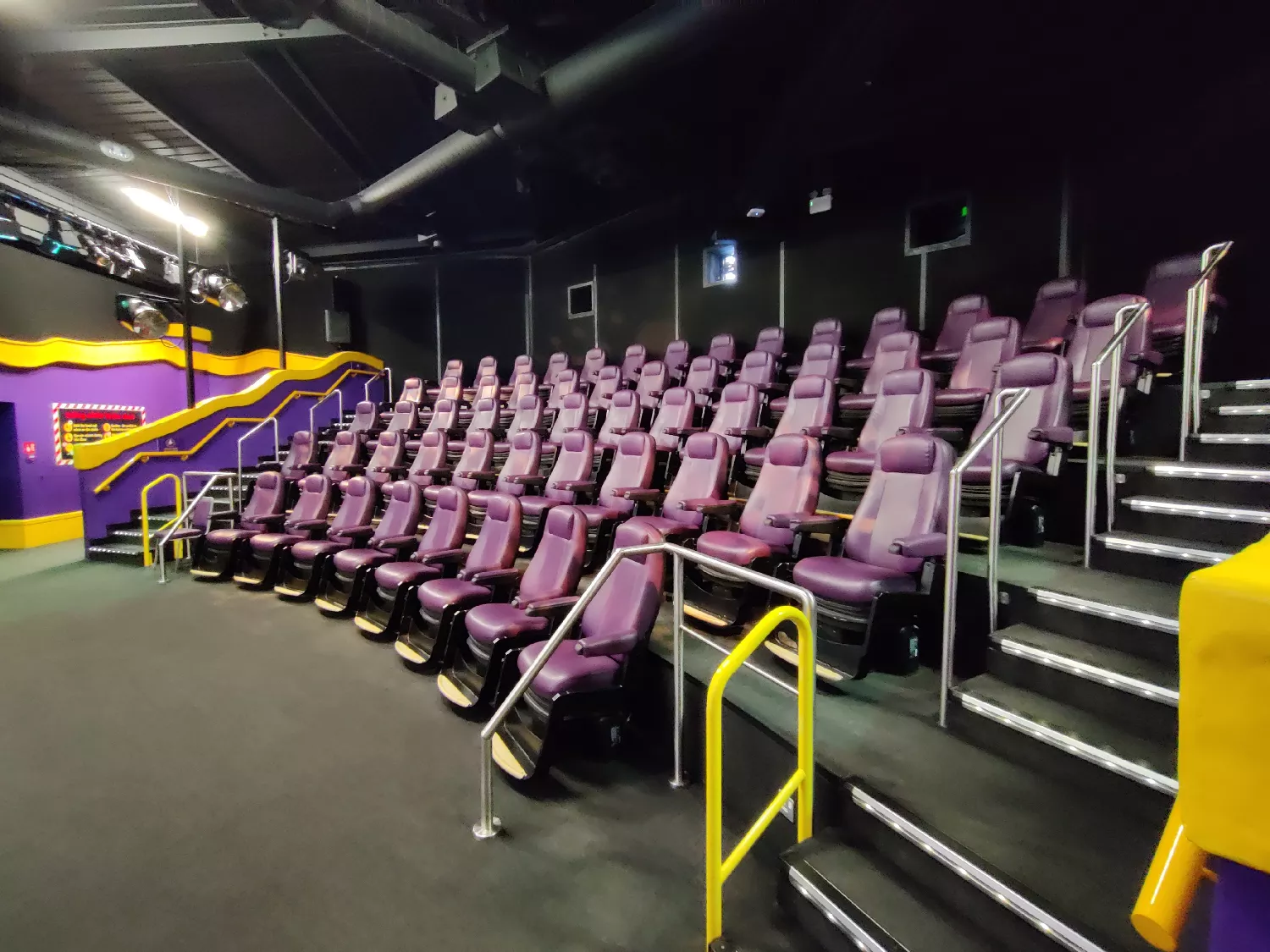 4D CINEMA image
